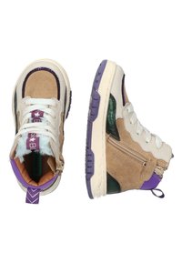 Kinder hoge schoenen in beige en groen met paarse accenten. Gemaakt van suede en leer, met een ritsluiting en witte veters.