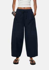 Bershka - CROPPED  - Stoffhose - dark blue Thumbnail-Bild 1