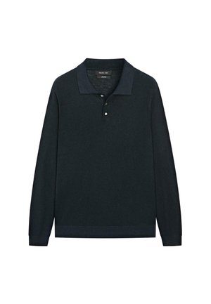 Dunkel marineblaues Poloshirt mit langen Ärmeln, zwei weißen Knöpfen und einem weichen Kragen, flach auf einem weißen Hintergrund liegend.