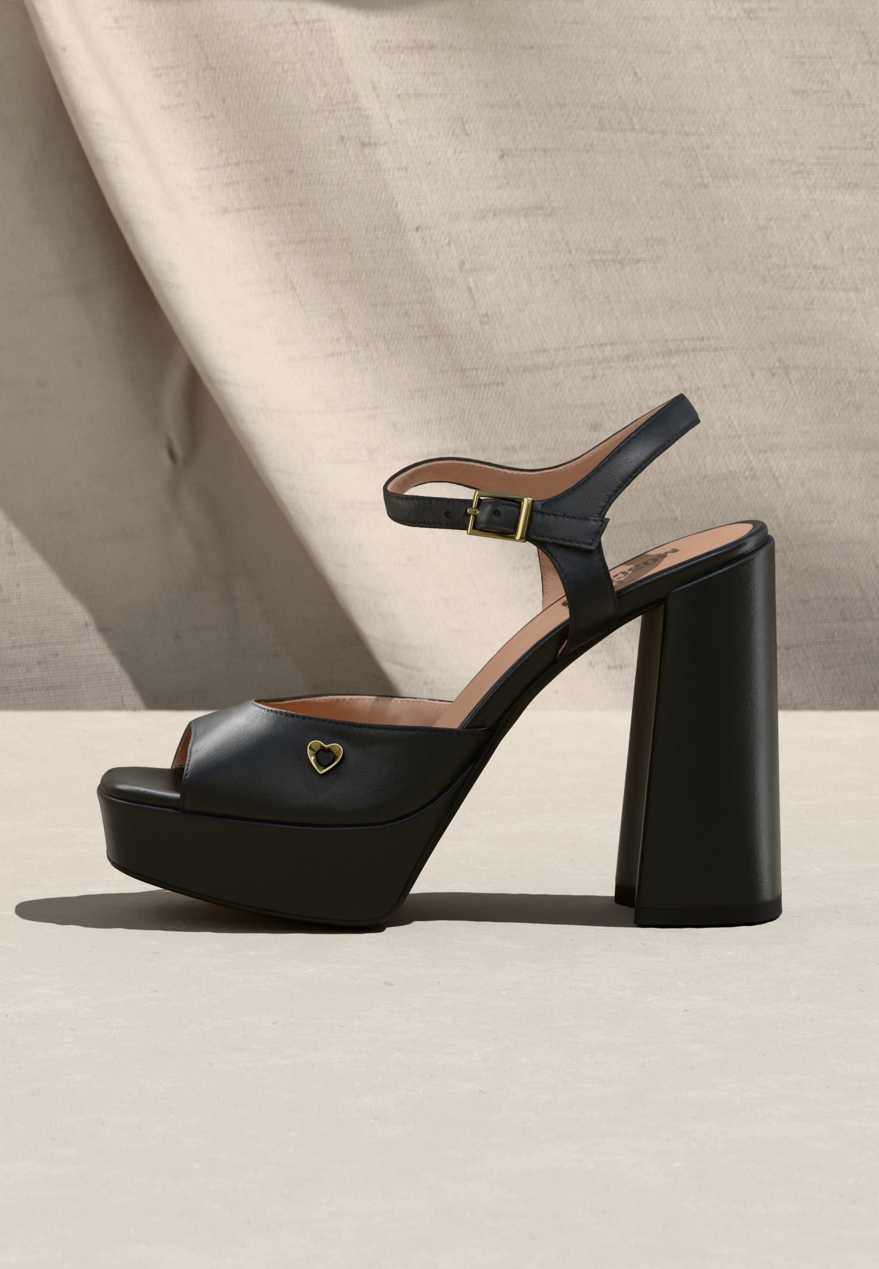 Love Moschino HEART SCULPTURE - Platform sandals - black - Zalando