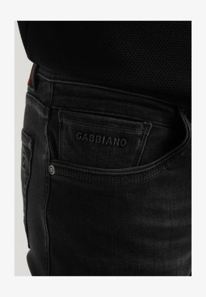 Schwarze Denim-Jeans mit schlanker Passform, ausgestattet mit einem Gabbiano-Logo auf der Gesäßtasche und dezenten Nähdetails. Weiche Textur mit matter Oberfläche.