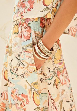 Next, Maxinederdele - coastal scenic print