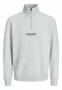 Unselected, white melange