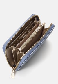 Guess LAUREL - Piniginė - light blue