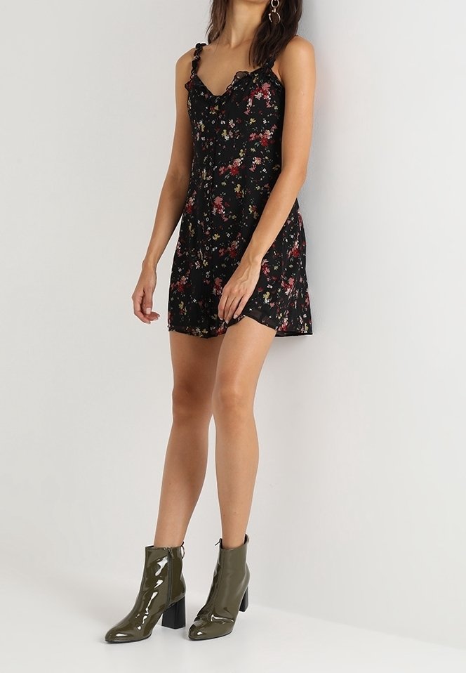 Abercrombie & Fitch Day dress - black - (Pre-owned) - Zalando.ie Abercrombie & Fitch Day dress - black - (Pre-owned) - Zalando.ie