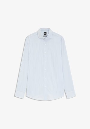 Camicia elegante a maniche lunghe di colore azzurro con sottili strisce verticali bianche, chiusura frontale con bottoni e colletto appuntito, distesa su uno sfondo bianco.