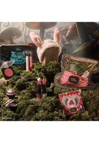 Makeup Revolution ALICE IN WONDERLAND X REVOLUTION MARCH HARE SKINCARE HEADBAND - Accessoires cheveux