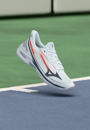 Mizuno WAVE EXCEED TOUR 7 AC - Chaussures de tennis toutes surfaces - white/insignia blue/orange