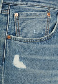 Levi's® Plus 501® ORIGINAL B&T - Calças de ganga de perna direita - light indigo destructed