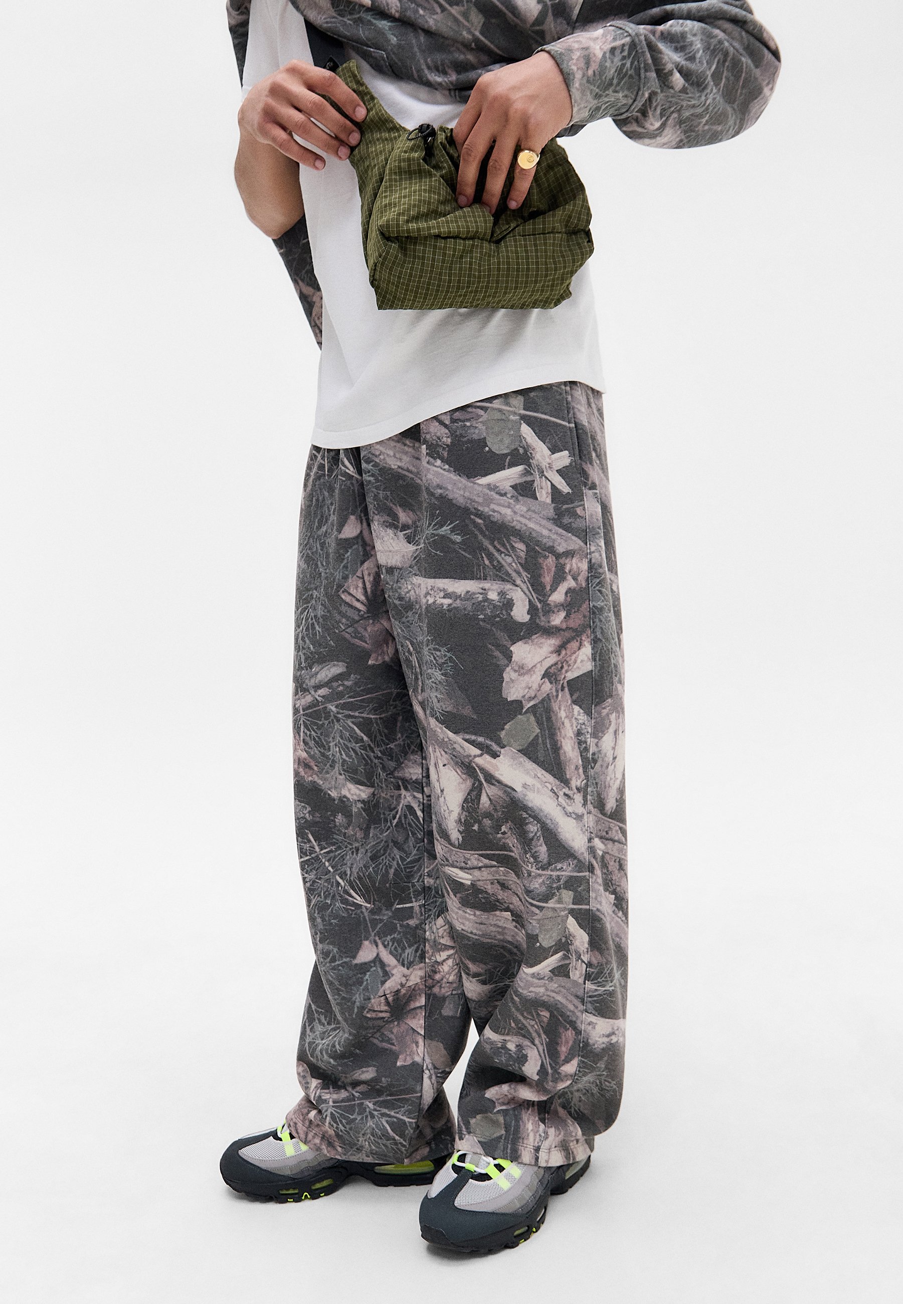 BDG Urban Outfitters ZAX REALTREE JOGGERS - Tracksuit bottoms
