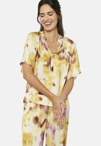 WITH DRAPED NECK  - Blusa - yellow pastel