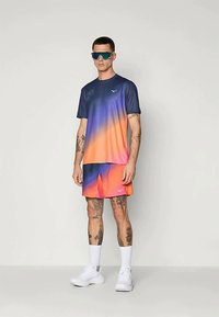Mizuno SUMMER PACK POCKET SHORT - Spordišortsid - yuuyake