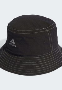 adidas Sportswear CLASSIC BUCKET - Cappello - black white grey three