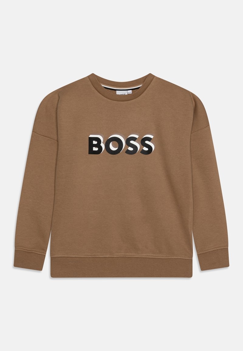 Brązowa bluza z okrągłym dekoltem, długimi rękawami i napisem "BOSS" w pogrubionych czarno-białych literach na piersi.