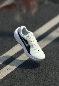 No seleccionado, summit white/metallic silver-coloured/black/white/photon dust