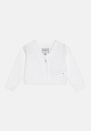 Witte gebreide cardigan met lange mouwen, V-hals, zes hartvormige knopen en een kleine hartlogo-applicatie aan de linkerkant.