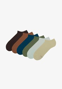 Niewybrane, earth box