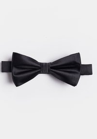 Fekete selyem csokornyakkendő sima textúrával. Klasszikus formájú, állítható pánttal a biztos illeszkedés érdekében.