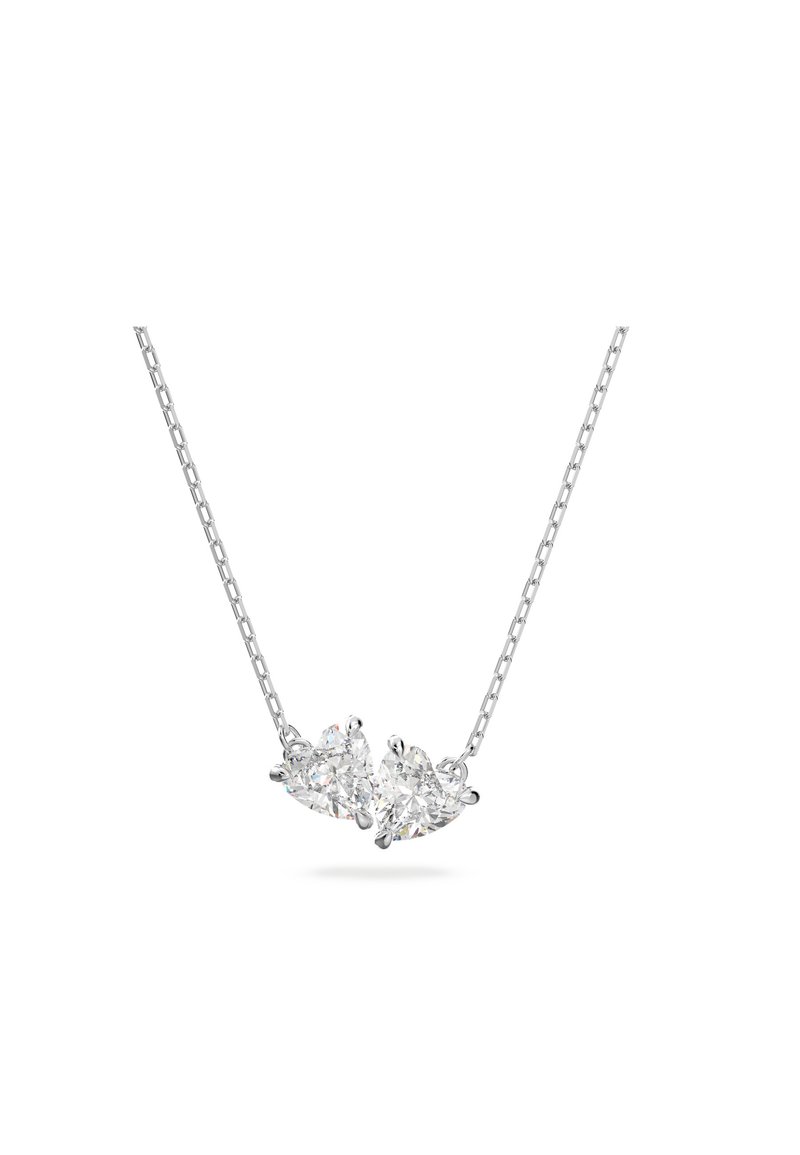 Colar de corrente de prata com duas pedras preciosas em forma de pera, cada uma com engastes de garras, exibindo brilho e clareza.