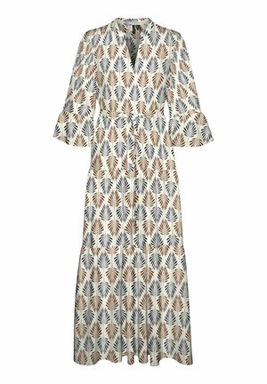 Robe maxi avec un décolleté en V profond, des manches évasées et une ceinture à la taille. Présente un fond blanc orné de motifs de feuilles brunes et marine. Tissu léger.