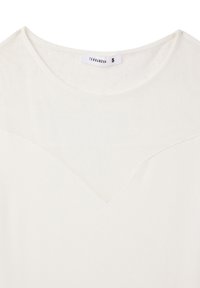 T-shirt bianco con scollatura a barchetta e dettagli a pannello a forma di V sottili. Realizzato in tessuto morbido, presenta l'etichetta "Terranova" di taglia S.