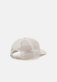 Unselected, jet stream white