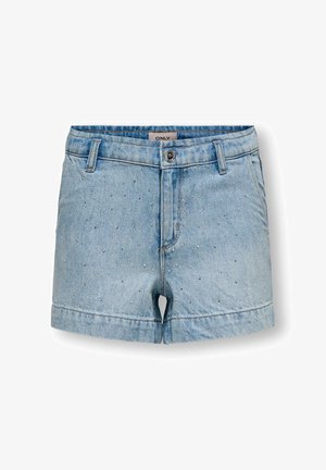 Pantaloni scurți de denim albastru deschis cu mici ținte argintii, nasture frontal, bucle pentru curea și buzunare frontale, eticheta "ONLY" pe interiorul taliei.