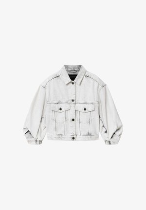 Licht gewassen cropped spijkerjack met knoopsluiting, twee klepzakken op de borst, lange mouwen en een puntige kraag.