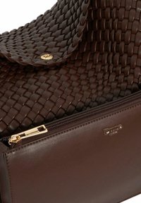 Dune London DELIBERATE L - Handtas - chocolate