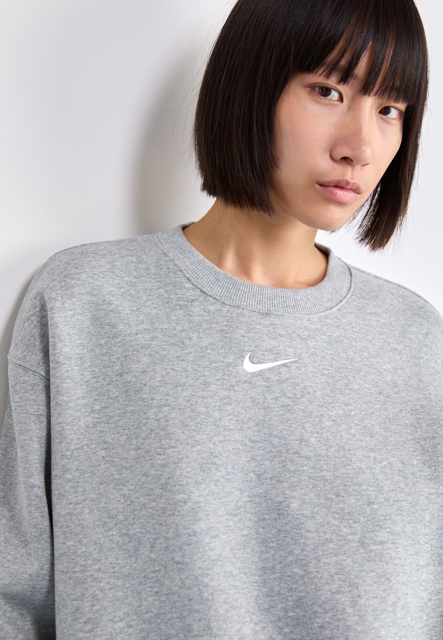 nike drop shoulder sweatshirt