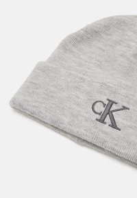 Calvin Klein Jeans MONOGRAM EMBRO BEANIE - Kapa - grey heather