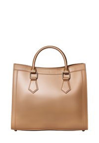 Lederen handtas in tan met een gestructureerd ontwerp, afgeronde handgrepen en metallic hardwareaccenten. Glad oppervlak en ruitvormig detail op de banden.
