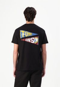 Tommy Jeans FLAG TIGER TEE - Print T-shirt - black