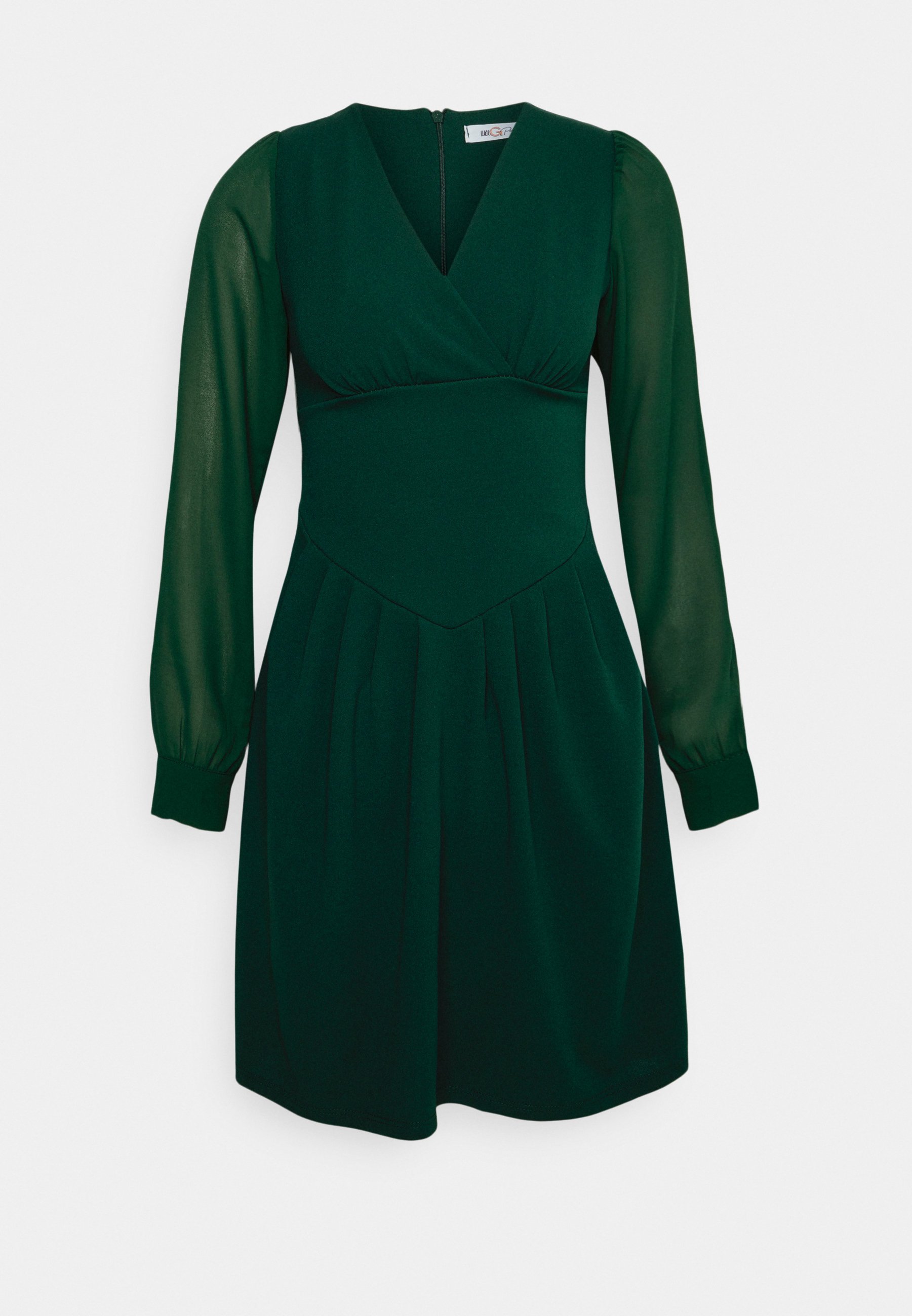 Qué zapatos me pongo con un vestido verde – Denovas Blog