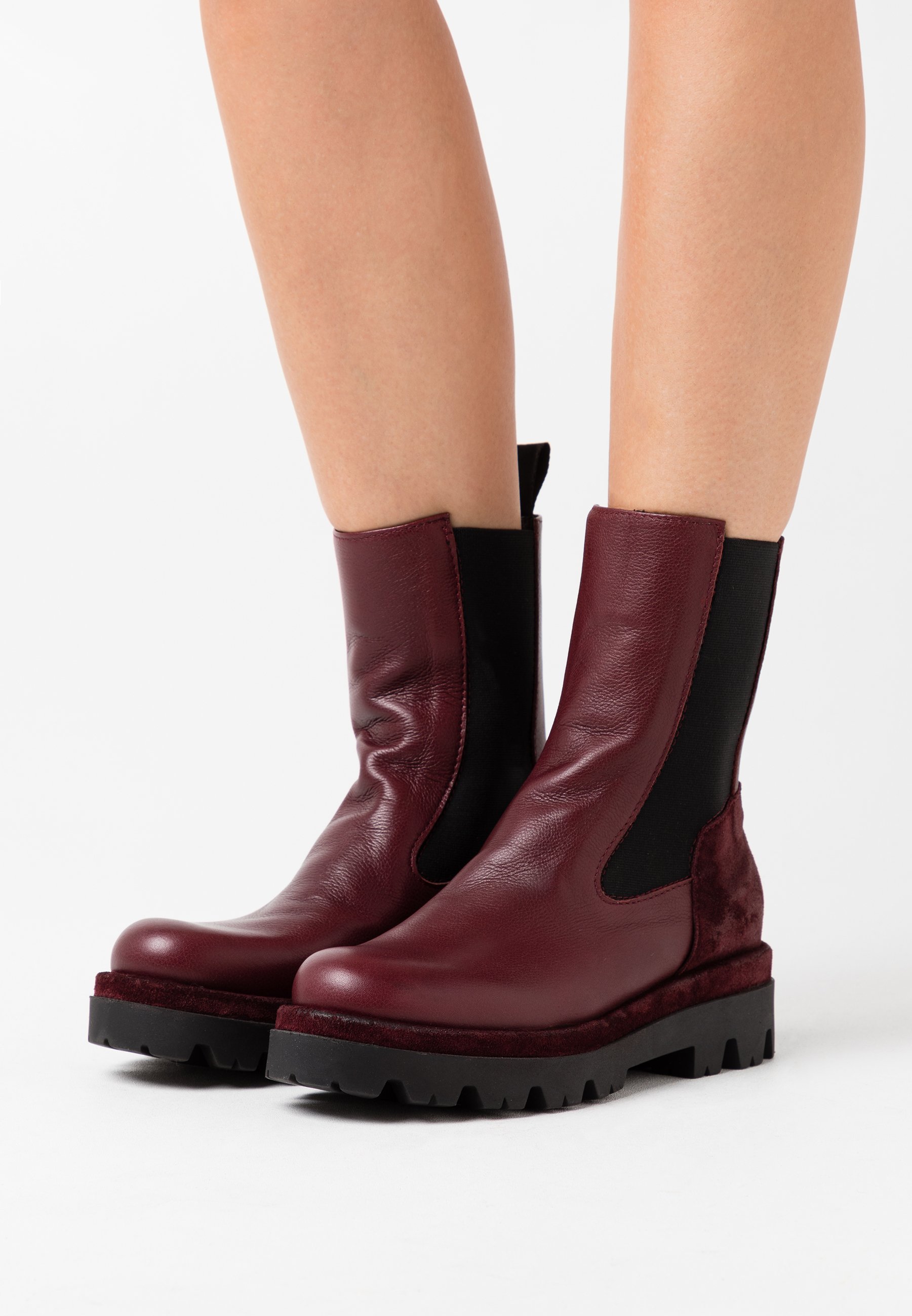 paula platform bootie