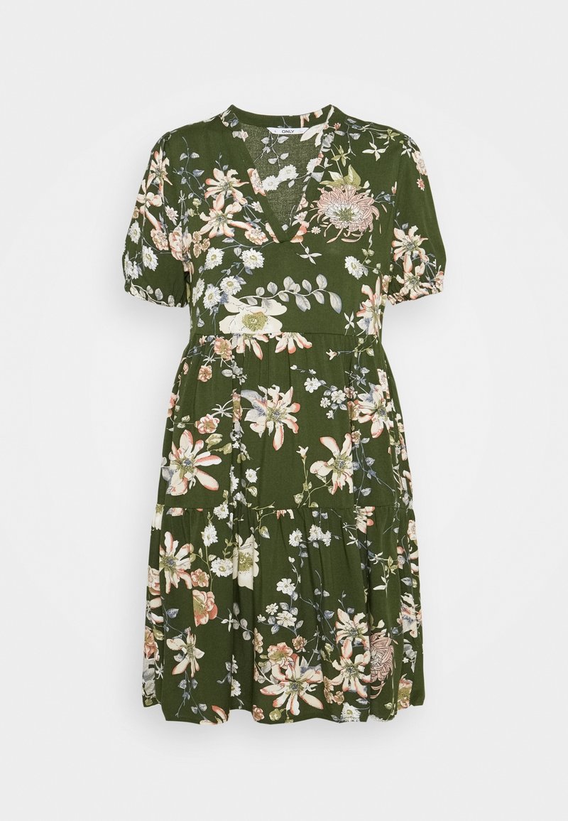 Blomsterkjole i mørkegrøn, med korte puffærmer, V-hals og en lagdelt nederdel med flere blomster mønstre i pastelfarver.