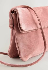 Next Taška s příčným popruhem - coral pink