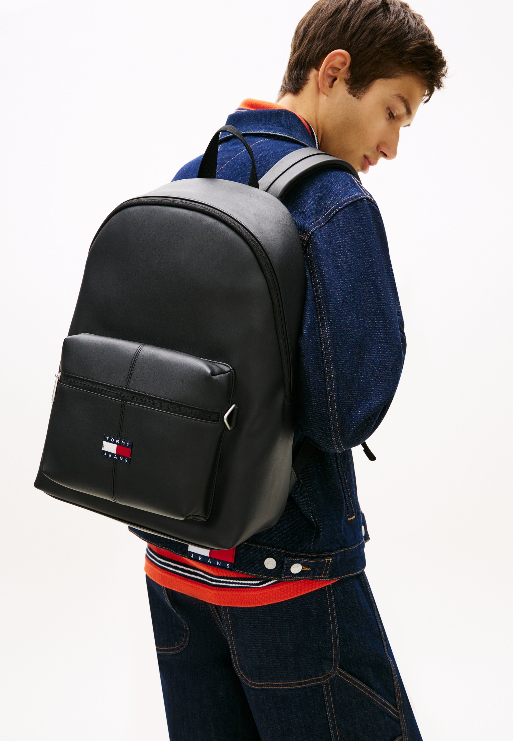 Tommy Jeans ESSENTIAL LOGO DOME BACKPACK - Rucksack - black 