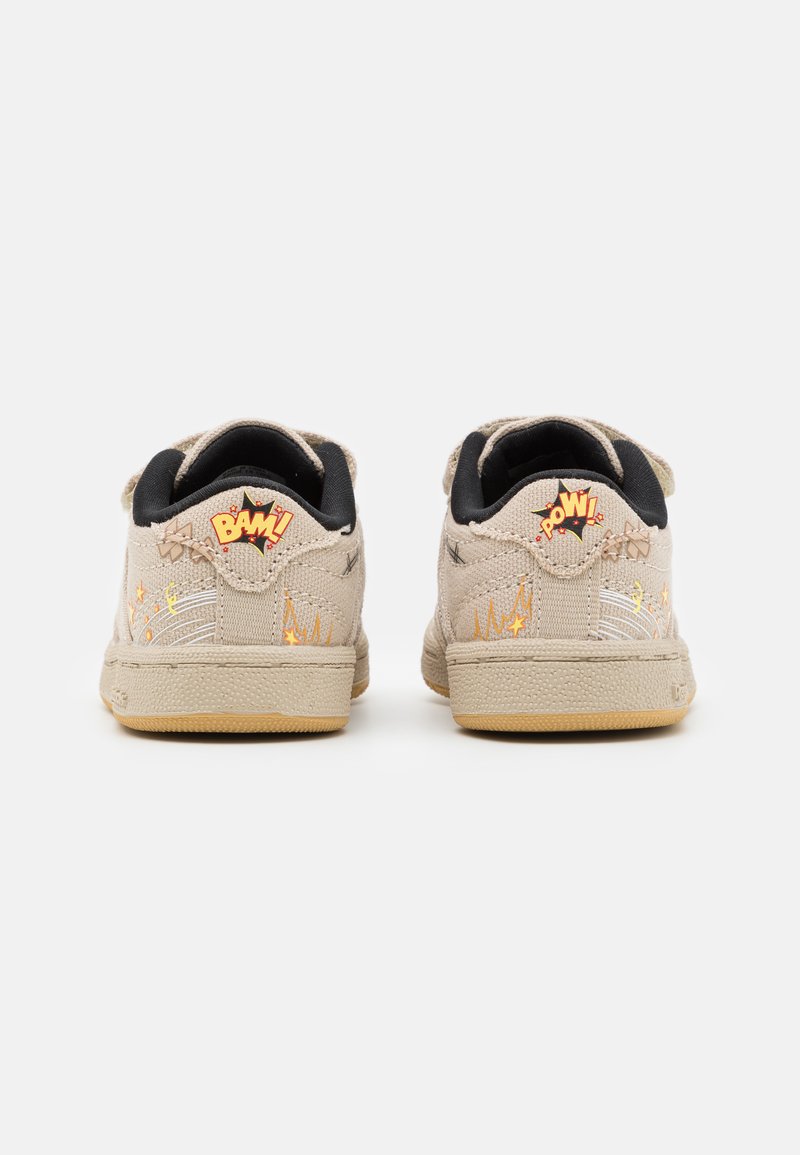 Kinder Sneaker low | Reebok Classic CLUB LOONEY TUNES UNISEX Sneaker low pantone/core black/pantone/beige - QO12851 Kinder Sneaker low | Reebok Classic CLUB LOONEY TUNES UNISEX Sneaker low pantone/core black/pantone/beige - QO12851