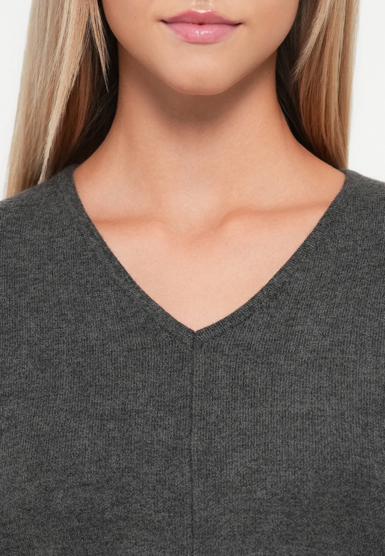 ONLSERENA V NECK