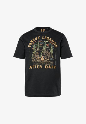 Czarny bawełniany t-shirt z ilustracją niedźwiedzi przy ognisku, otoczonych drzewami, z napisem "LEGENDY LASU PO ZMROKU" w kolorze żółtym i pomarańczowym.