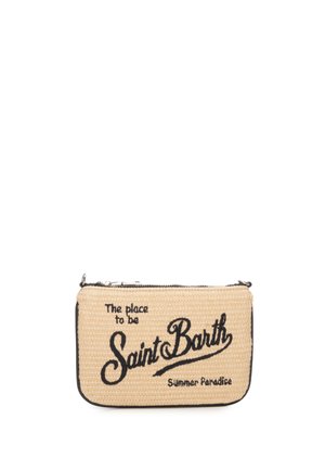 Piccola pochette beige intrecciata con zip nera e testo nero con la scritta "The place to be Saint Barth Summer Paradise" sul davanti.