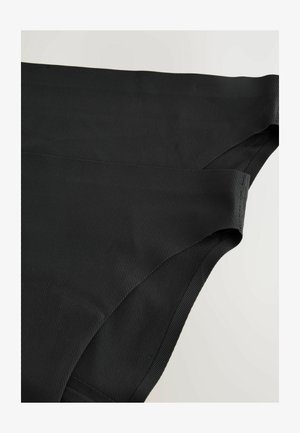 Schwarze Rippenswimshorts mit hohem Taillendesign und glatten Kanten, ausgestattet mit einem nahtlosen Bund und minimalen Hardware-Details.