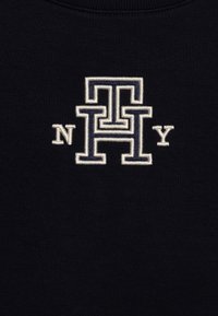 Tommy Hilfiger MONOGRAM APPLIQUE - Felpa - desert sky