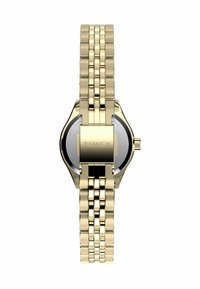 Reloj de metal en tono dorado con pulsera de eslabones, caja cuadrada y esfera negra. Presenta un acabado cepillado y un cierre con logo grabado.