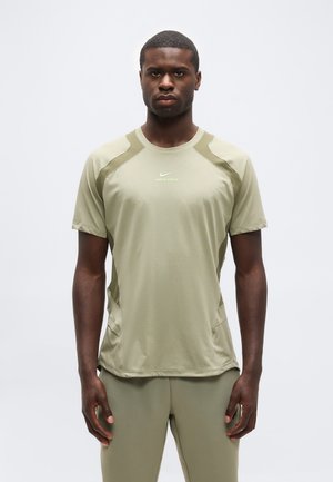 Sport T-Shirt - light army/medium olive/light liquid lime)