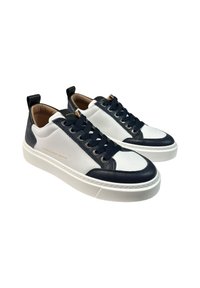 ALEXANDER SMITH Sneakers basse - bianco
