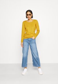Vero Moda VMCARE STRUCTURE O-NECK GA NOOS - Camisola - chai tea