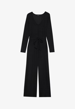 Fekete, hosszú ujjú overál V-nyakkal, széles lábakkal, övvel a deréknál és bordázott textúrával.