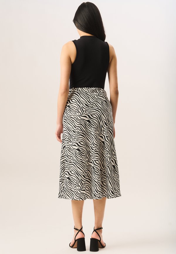 ZEBRA PRINT BIAS - A-line skirt - mono4